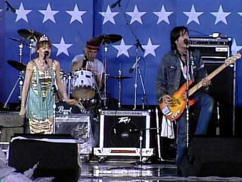 X - Burning House of Love (Live at Farm Aid 1985)