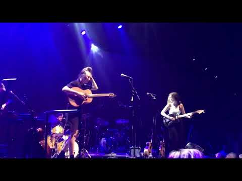 Kids WIth Buns - "NEW SONG" ( Live @ TivoliVredenburg, Utrecht on May 20, 2022)