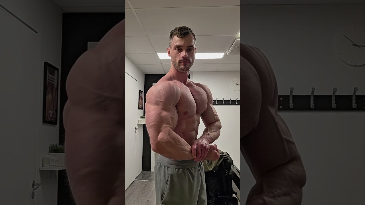 Flex & Gains – Showing Off Our Best Physique at Home -emilslocmelis #muscle #aesthetic