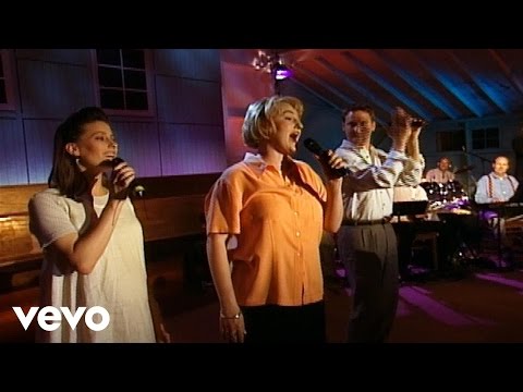 Bill & Gloria Gaither - Well Water [Live] ft. The Martins