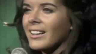 Marty Gray.    Mix: Susan raye / Billie Jo Spears.