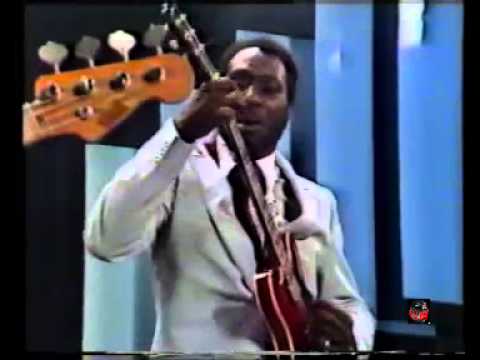 Dave Myers (Aces) Blue Shadows Falling  1977 - live video