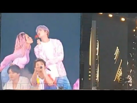 BTS in Paris with Halsey - Boy with Luv | 190607 fancam 직캠