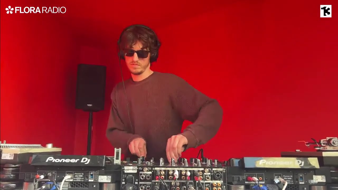 MAX TELAER @ FLORA RADIO x TREIZE GALLERY