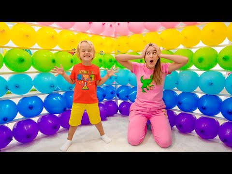 Baby Alice and Mom in Balloons Cube Challenge with Chris
