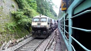 preview picture of video 'Celebrities of Braganza Ghats Hubli WDG-4 duo arrives at Dudhsagar!!'