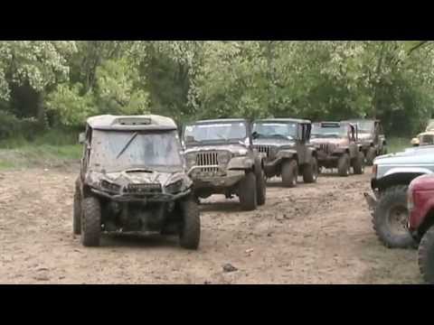 Somogybabod 2013 - Vehicles at the mud pit (Friday)