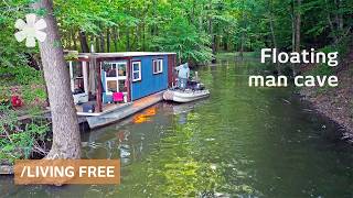 Solo On River Shantyboat: Quits City To Live Free At Edge Of Society