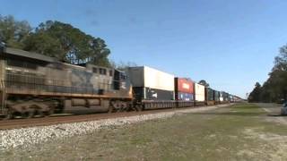 preview picture of video 'Train-watching in Folkston, GA. With UP, HLCX, ex CR's, ex D&H's, CSX and Amtrak'