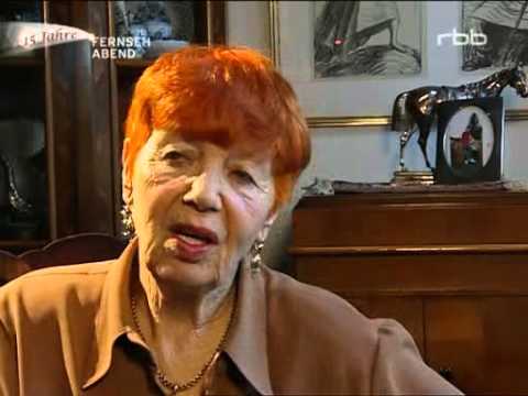 Helga Hahnemann   Die Henne