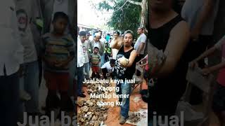 Download lagu Pak Cemplon Beda tipis dengan Abang ini.. mp3 Download lagu Pak Cemplon Beda tipis dengan Abang ini.. mp3