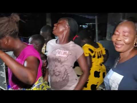 Ossey Wilfried & Akyékoi Orchestra A Attiékoi - Chikouènin