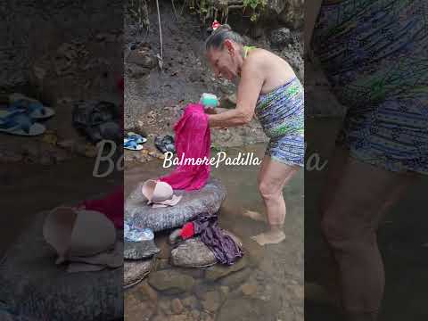 #Yajaira feliz en el río desde Ciudad Barrios #SanMiguel