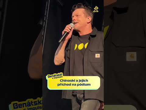 Chinaski jsou na pódiu a koncert je v plném proudu. 🎶