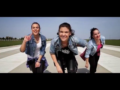 Jovana Kovacevic -  No Es Ilegal (Daddy Yankee Ft Play N Skillz)