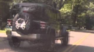 preview picture of video 'Jeep speeding. long hill,Shelton,CT'