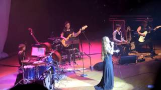 Layla Zoe - It's A Man's World