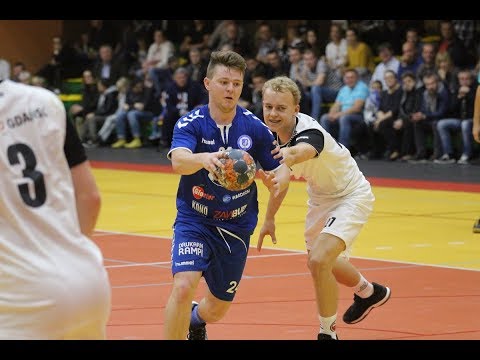 Dominik Rogala zdobywa bramkę na 14:15 - Jeziorak Iława - SMS II Gdańsk 23:33 (14:15)