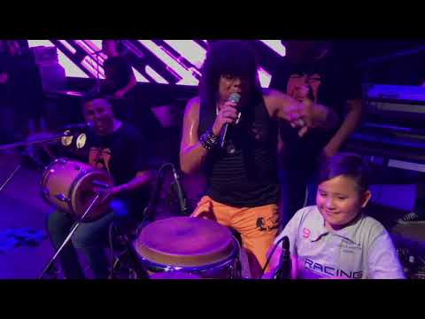 La Mona Jiménez - Benjamin tocó las tumbadoras con La Mona