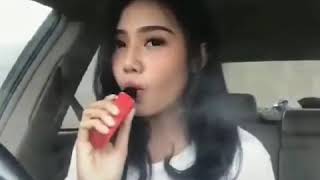 Download lagu Skill vape cewek cantik sayang nya sebentar mp3