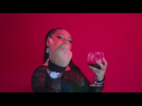 Yanna Mc - Olhos de Onça & Intro Nova Era (Videoclipe)