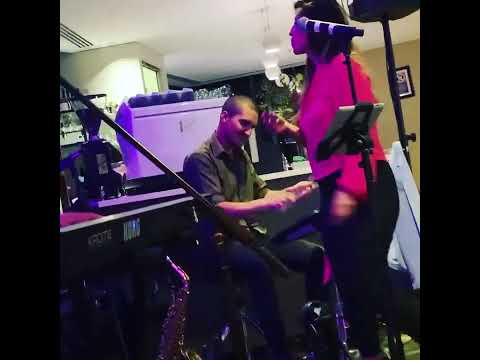 Live at Shangri_la Hotel