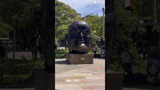 📸 Explore the Vibrant Art Scene of Medellín at Plaza Botero! 🇨🇴