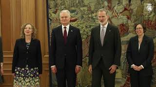 Don Felipe mantiene un encuentro con Su Excelencia el Presidente de la República de Lituania, Sr. Gitanas Nausėda