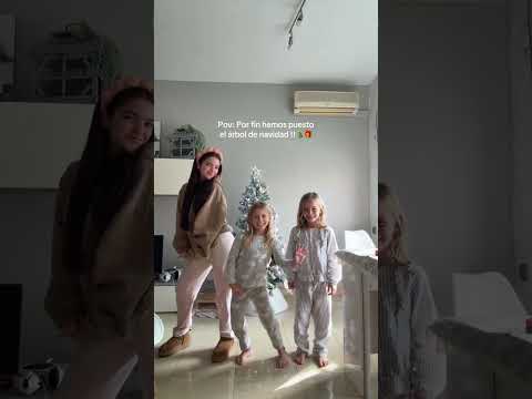 Una de nuestras épocas favoritas del año!! 🎄🎅🏼🎁 #shorts #short #dafnevicente06