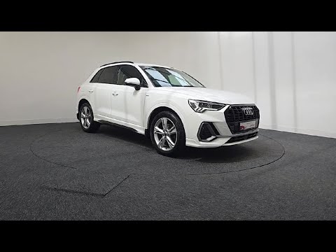 Audi Q3 S Line 2.0TDI 150HP Manual - Rear Camera - - Image 2