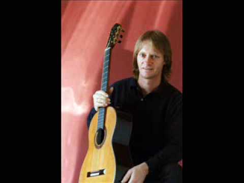 David Russell plays Antonio Lauro - Seis Por Derecho