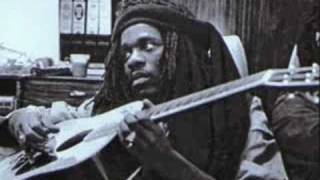 Dennis Brown - Here I Come / Flat Foot Dub