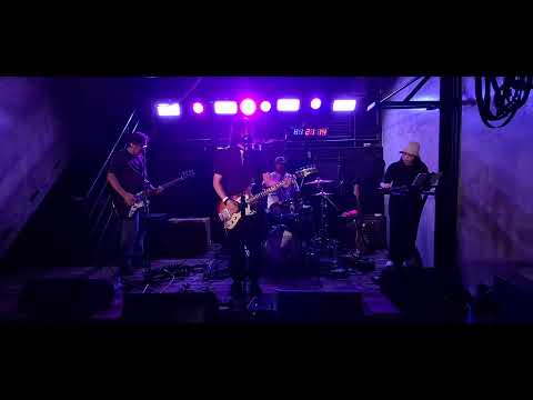 Eggboy - "I Just Can't Let You Stay" (2025 11 21, Spacedog Spacecat's "Blue" single launch)