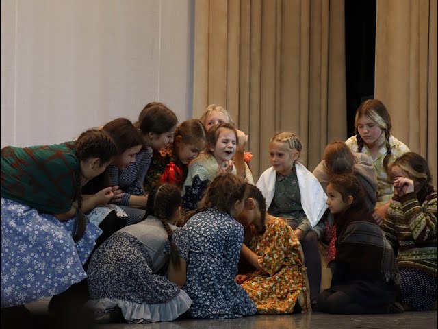 Народный театр имени А. Ахунова представил спектакль-мюзикл «Единый дом»