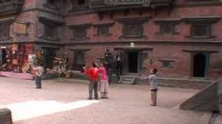 preview picture of video '182 Nepal Bhaktapur children playing'