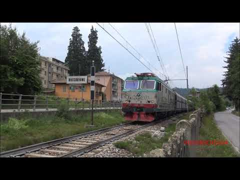 IL SALUTO DELLA E.652 CON TRENO MERCI IN TRANSITO A ROCCAVIONE. (CN) MERC. 15 - 7 - 2020.