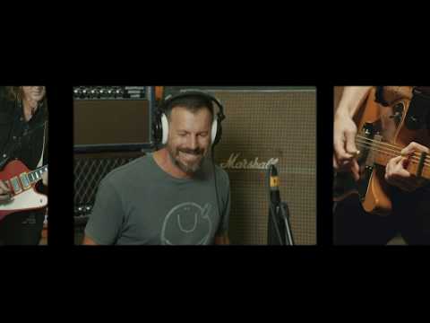 Videoclip de Thrilloilogy — Powderfinger