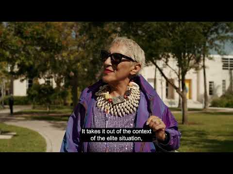 Charo Oquet's 𝐼 𝐴𝑚 𝐻𝑒𝑟𝑒: 𝑇𝑟𝑎𝑛𝑠𝑙𝑎𝑡𝑖𝑜𝑛 𝑜𝑓 𝑀𝑦𝑠𝑡𝑖𝑐 𝑆𝑦𝑚𝑏𝑜𝑙𝑠 𝑖𝑛 𝑎𝑛 𝐴𝑔𝑒 𝑜𝑓 𝑁𝑒𝑤 𝑆𝑢𝑏𝑗𝑒𝑐𝑡𝑖𝑣𝑖𝑡𝑦