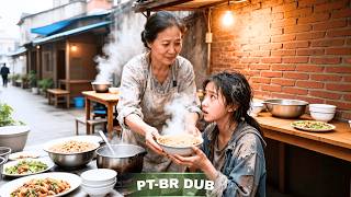 Ela deu um prato de macarrão a uma mendiga… sem saber que era a única filha do homem mais rico!