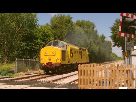 Saltney Chester 30.6.2015 - John Tiley 97304 - Network Rail Class 37 97 - engine tones horns