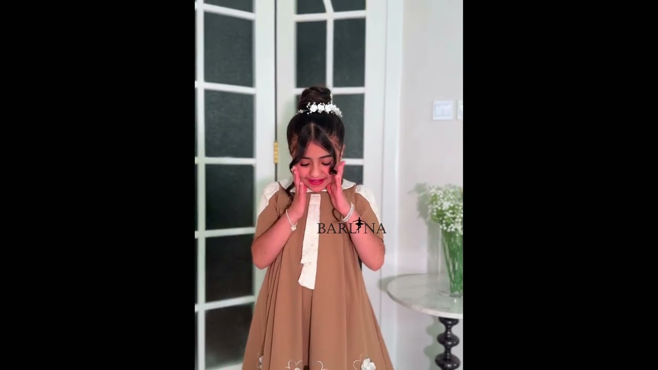 فستان بناتي بني مع تطريز زهور سفلية - 6 سنوات