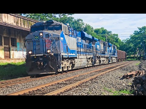 Trem de Bauxita da Rumo Seguindo Viagem para Santa isabel -GO / Maquinista gente boa no trem vazio