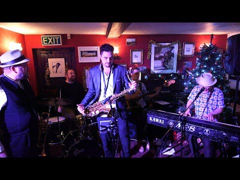 Dom Pipkin @ The Fleur de Lys - Fats Domino I'm Walking