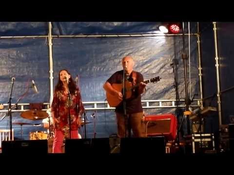 Stráníci - První sníh na bezva festivalu Setkání v Herálci 2013