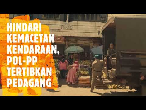 POL-PP TERTIBKAN PEDAGANG PEMICU KEMACETAN