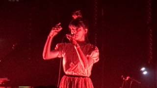 Noga Erez - Hold Me - Live at Bitterzoet