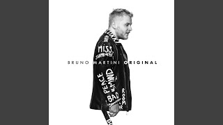 Kadr z teledysku Say-O tekst piosenki Bruno Martini