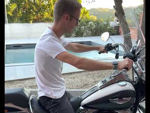 Harley Davidson Softail Deluxe - Sound