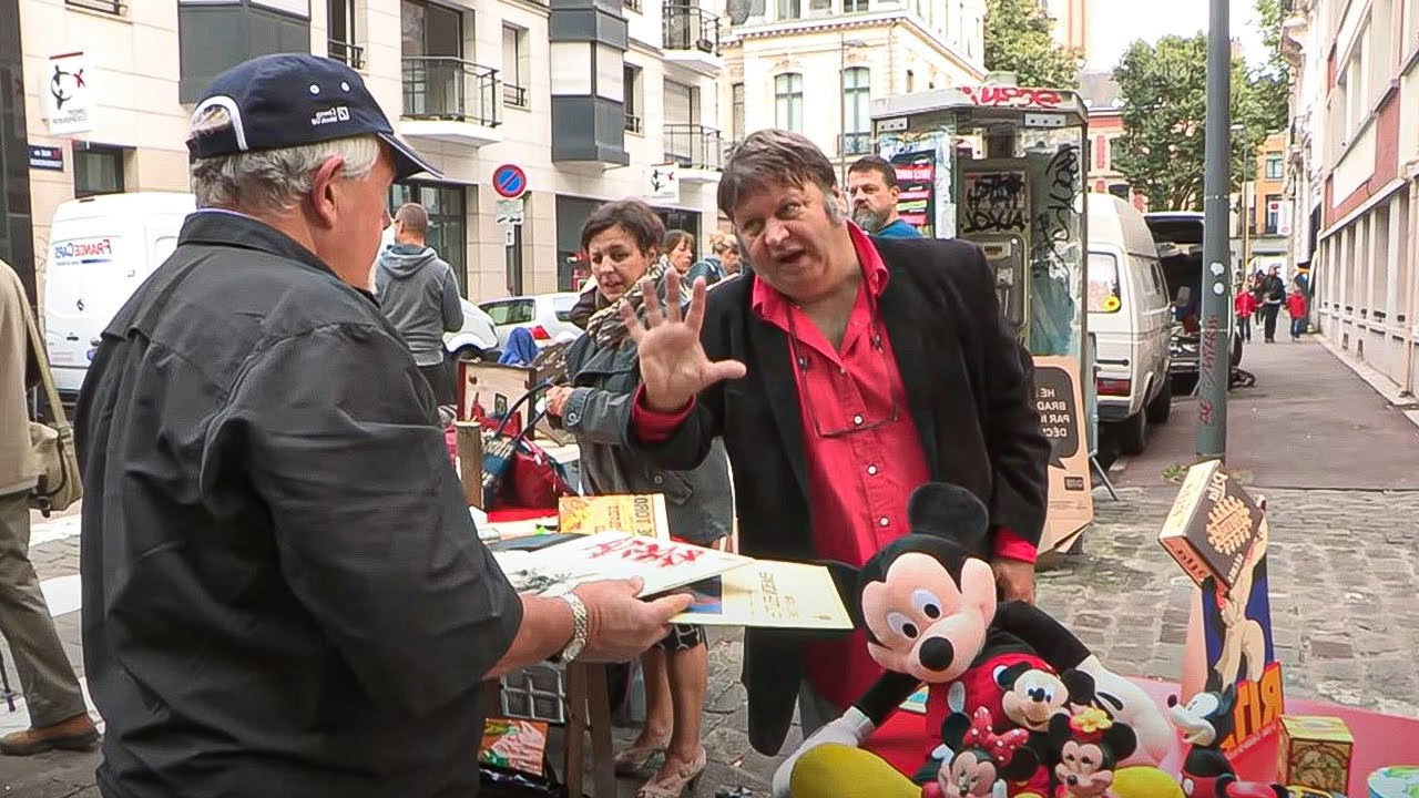 Watch video Enchères, brocantes, la passion des Français Enchères, brocantes, la passion des Français