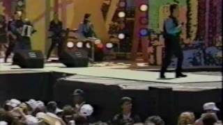 La Sombra De Tony Guerrero - Como No Te He De Querer -  Live - Intocable - The Johnny Canales Show